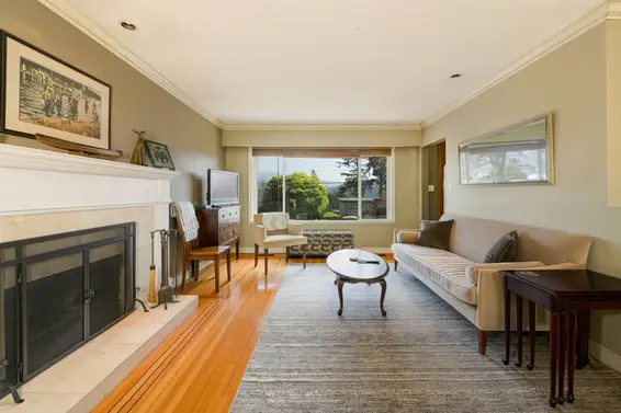893 Friar Crescent, North Vancouver For Sale - image 4