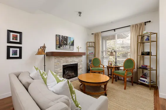 4 307 East 15th Street, North Vancouver For Sale - image 7