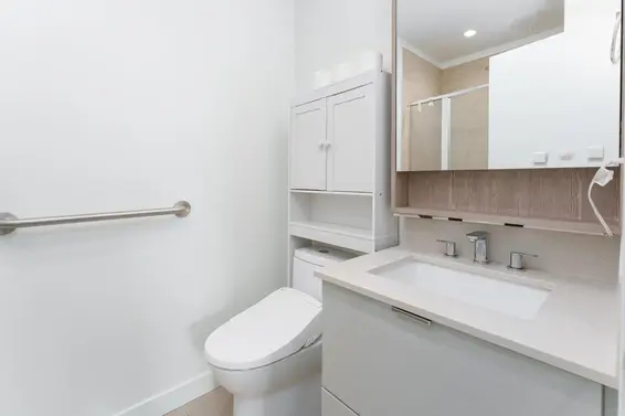 202 128 East 8th Street, North Vancouver For Sale - image 19