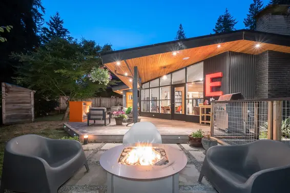2601 Woodbine Drive, North Vancouver