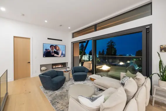 255 Sandringham Crescent, North Vancouver For Sale - image 5