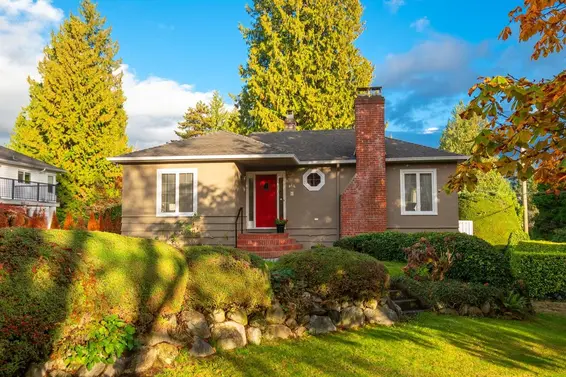 914 17th Street, West Vancouver For Sale - image 2