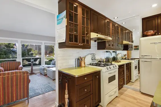535 East Keith Road, North Vancouver For Sale - image 5
