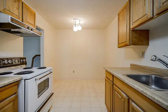 218 1385 Draycott Road, North Vancouver For Sale - image 2