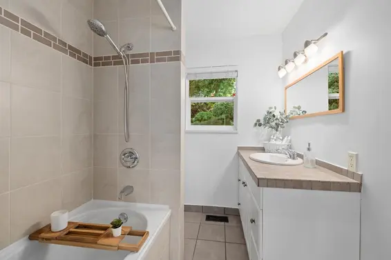 3219 Royal Avenue, North Vancouver For Sale - image 21