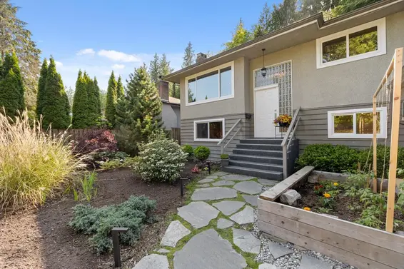 3219 Royal Avenue, North Vancouver For Sale - image 4