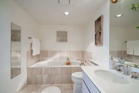 1 2243 Bellevue Avenue, West Vancouver For Sale - image 17