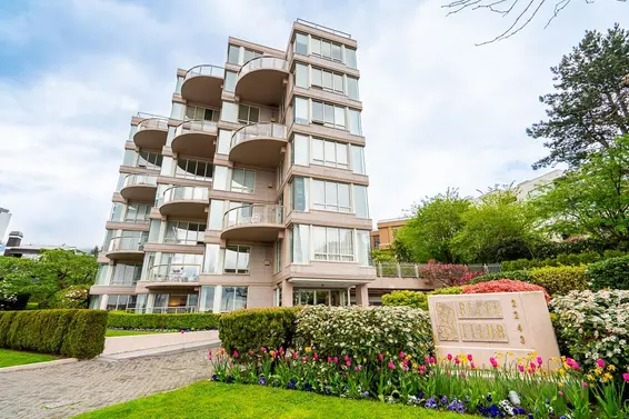 1 2243 Bellevue Avenue, West Vancouver For Sale - image 2