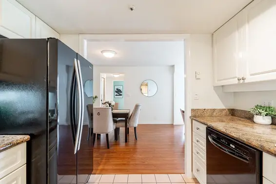 1 2243 Bellevue Avenue, West Vancouver For Sale - image 23