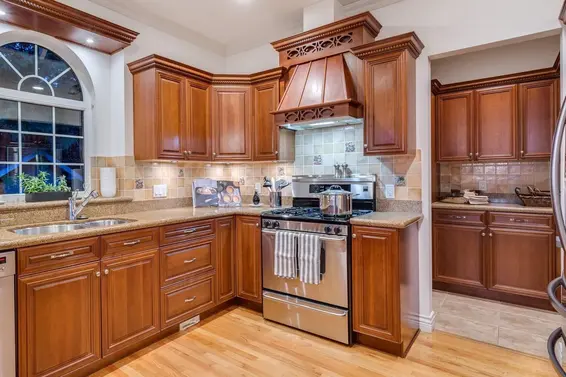 3395 Thompson Crescent, West Vancouver For Sale - image 3