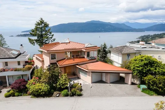 5030 Meadfeild Road, West Vancouver