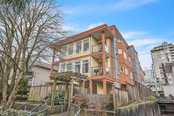 302 152 East 12th Street, North Vancouver For Sale - image 2