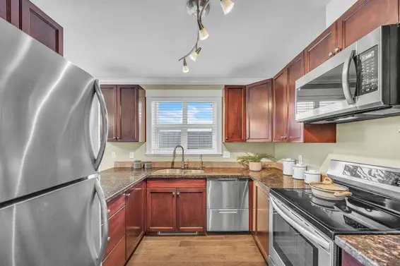 302 152 East 12th Street, North Vancouver For Sale - image 6