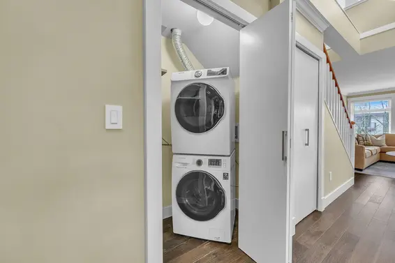 302 152 East 12th Street, North Vancouver For Sale - image 8