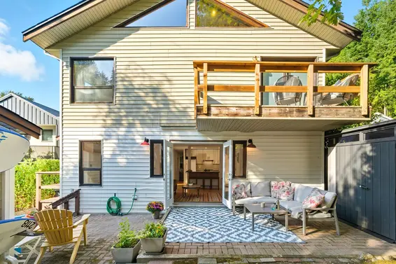 4565 Cove Cliff Road, North Vancouver