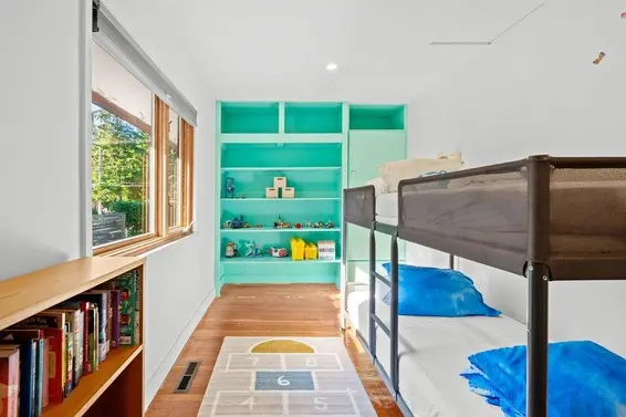 4565 Cove Cliff Road, North Vancouver For Sale - image 19