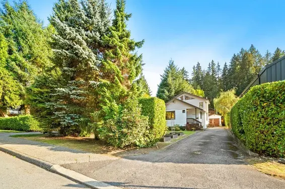 4565 Cove Cliff Road, North Vancouver For Sale - image 25