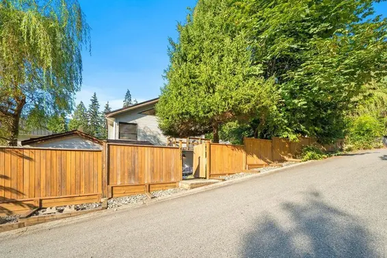 4565 Cove Cliff Road, North Vancouver For Sale - image 30