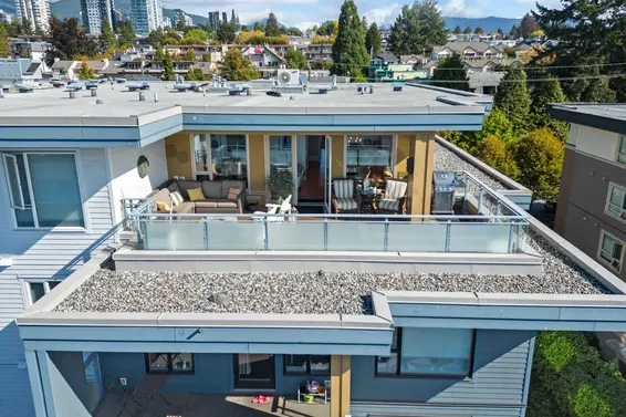 513 221 East 3Rd Street, North Vancouver