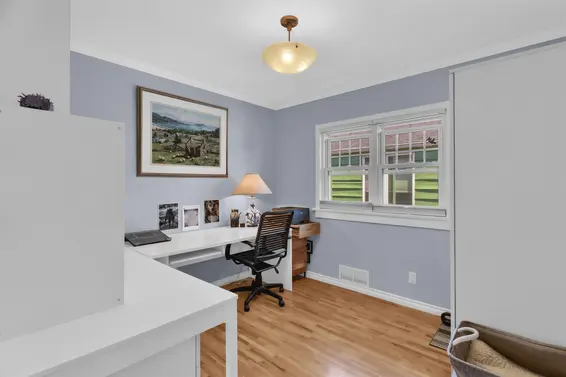 901 Calverhall Street, North Vancouver For Sale - image 14