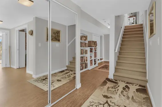 901 Calverhall Street, North Vancouver For Sale - image 16