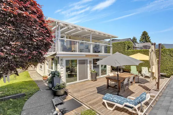 901 Calverhall Street, North Vancouver For Sale - image 2