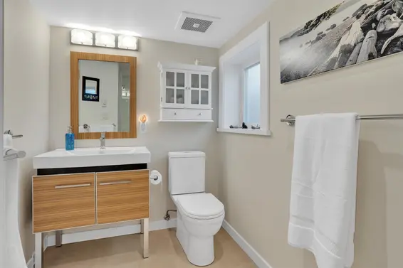 901 Calverhall Street, North Vancouver For Sale - image 21