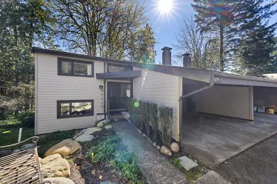 1059 Heritage Boulevard, North Vancouver