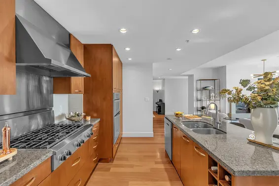 702 3335 Cypress Place, West Vancouver For Sale - image 16