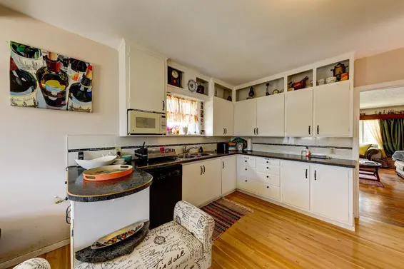 2057 Mahon Avenue, North Vancouver For Sale - image 3