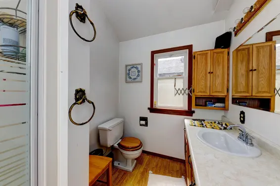 2057 Mahon Avenue, North Vancouver For Sale - image 5