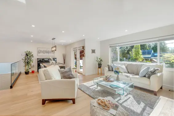 3993 Lynn Valley Road, North Vancouver For Sale - image 12
