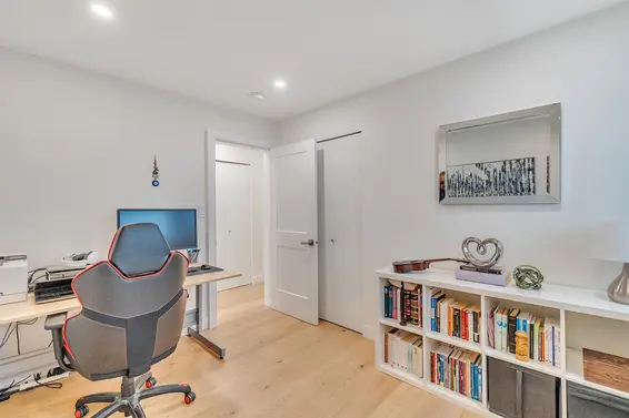 3993 Lynn Valley Road, North Vancouver For Sale - image 20
