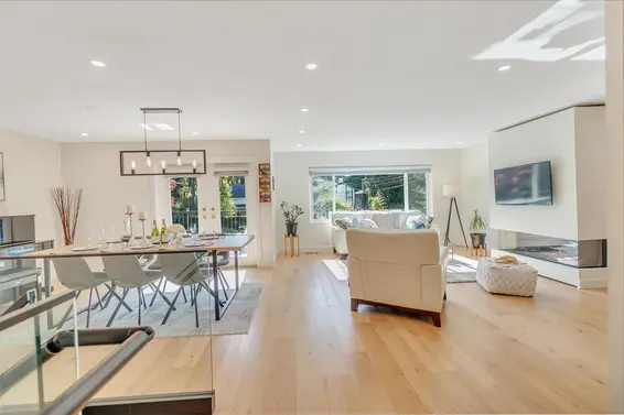 3993 Lynn Valley Road, North Vancouver For Sale - image 3