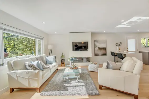 3993 Lynn Valley Road, North Vancouver For Sale - image 9