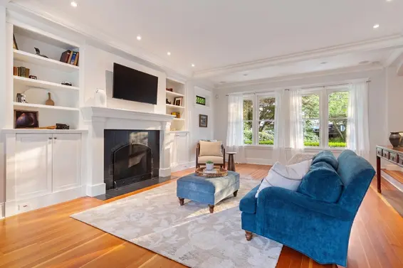 3586 Emerald Drive, North Vancouver For Sale - image 2