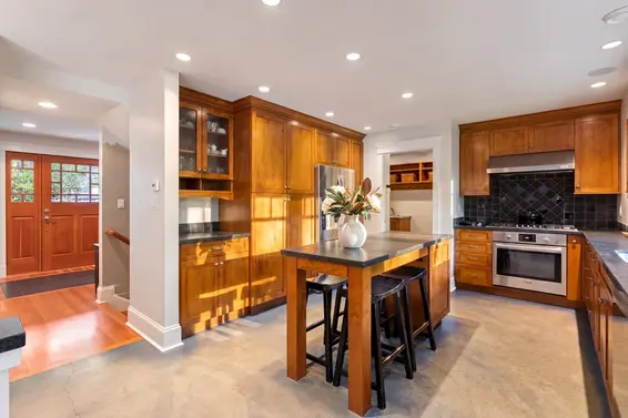 3586 Emerald Drive, North Vancouver For Sale - image 9