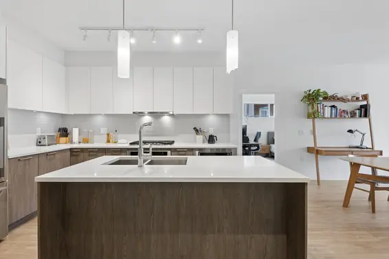 211 625 East 3rd Street, North Vancouver For Sale - image 3