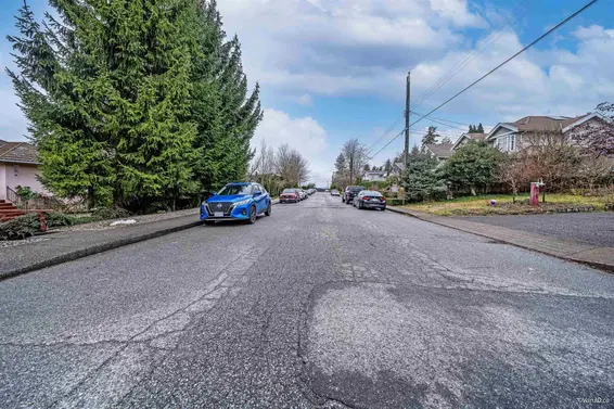 221 West 28th Street, North Vancouver For Sale - image 5