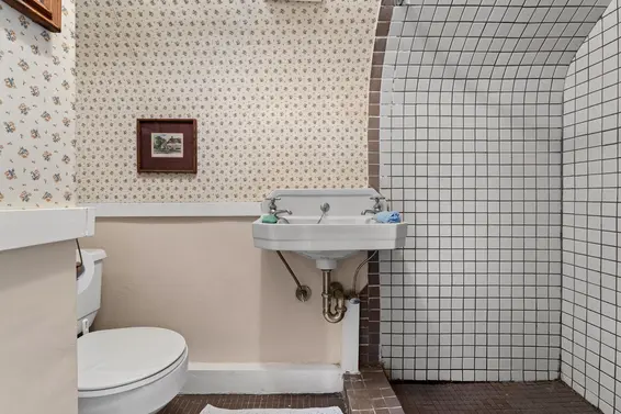 401 Somerset Street, North Vancouver For Sale - image 18