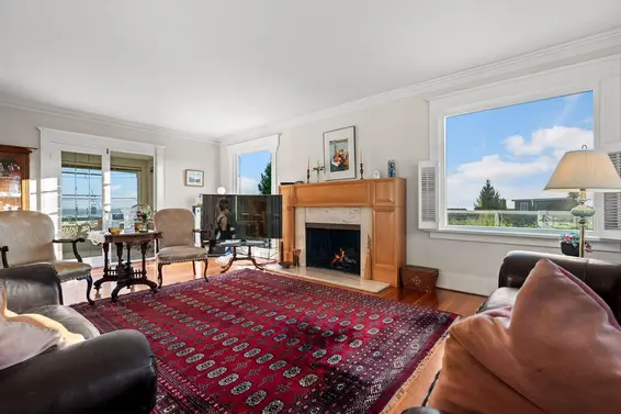401 Somerset Street, North Vancouver For Sale - image 3