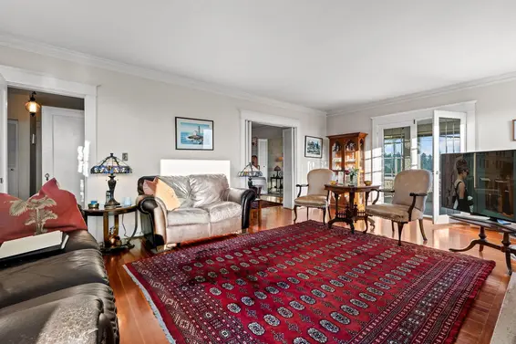 401 Somerset Street, North Vancouver For Sale - image 4