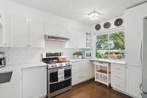 3 249 East 4th Street, North Vancouver For Sale - image 3