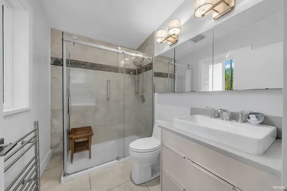 475 Newlands Road, West Vancouver For Sale - image 17