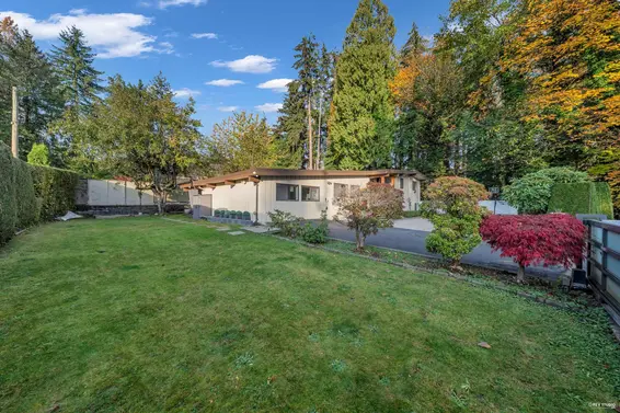 475 Newlands Road, West Vancouver For Sale - image 2