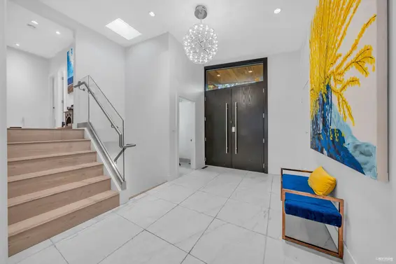 475 Newlands Road, West Vancouver For Sale - image 3