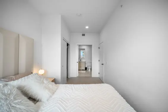 454 422 East 3rd Street, North Vancouver For Sale - image 7