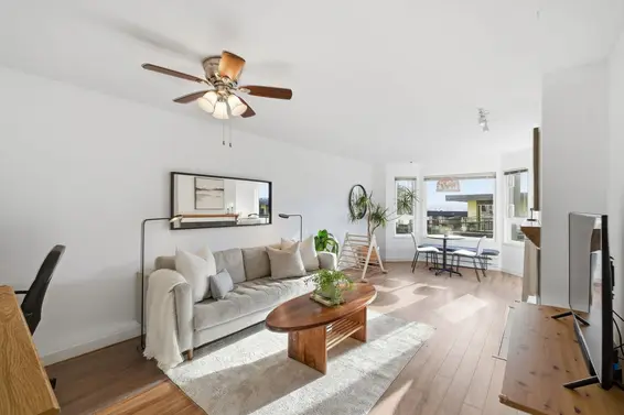 204 315 East 3rd Street, North Vancouver For Sale - image 4