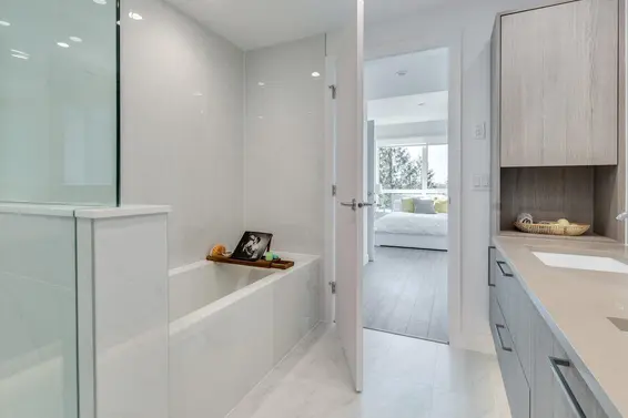 305 733 East 3Rd Street, North Vancouver For Sale - image 12