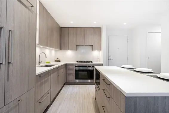 305 733 East 3Rd Street, North Vancouver For Sale - image 6